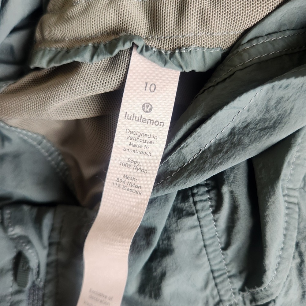 Lululemon Hood Lite Windbreaker Jacket Size 10 Lightweight Packable Green - Picture 3 of 6